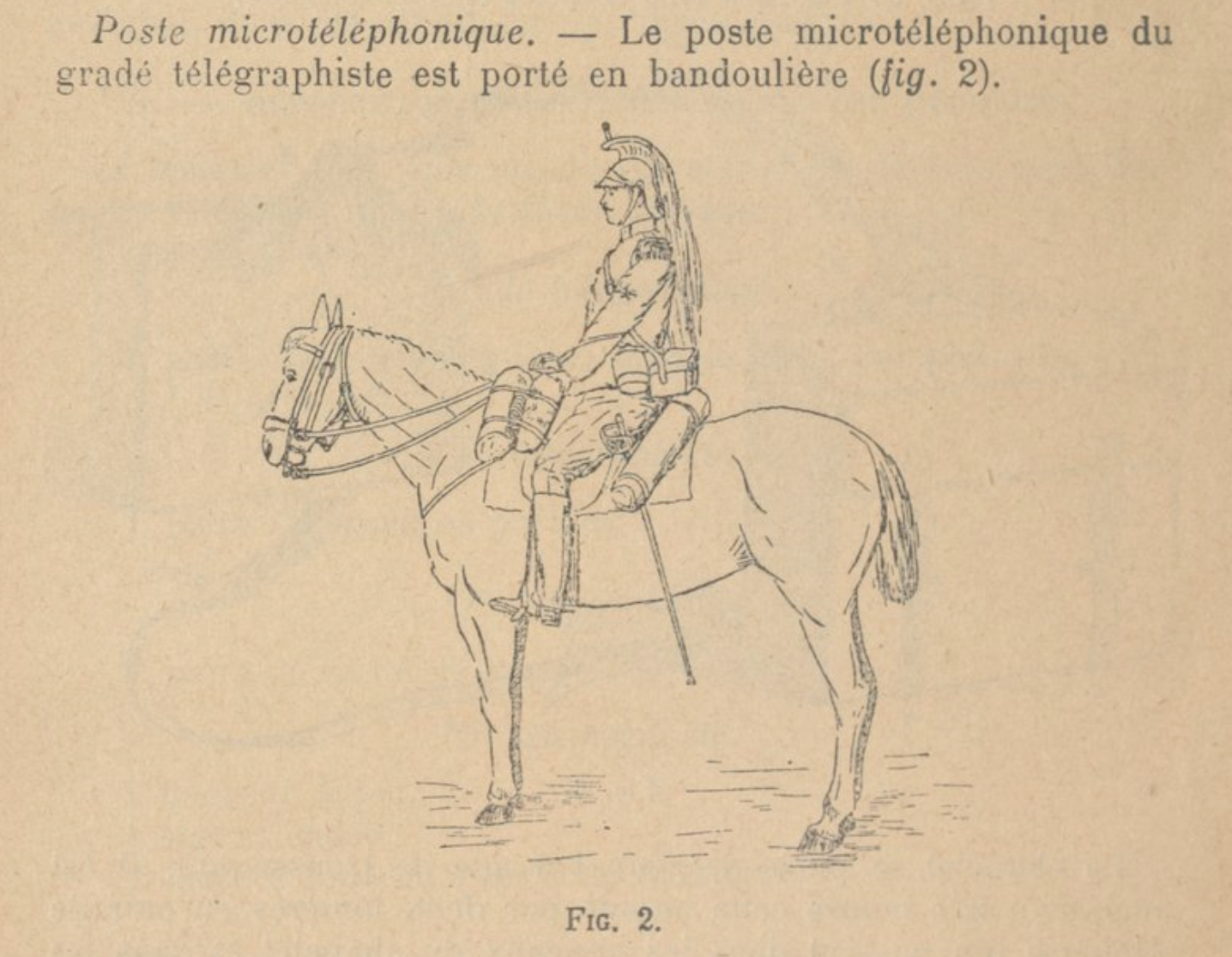 A horse mounted telegraphiste gradé carrying a Poste microtéléphonique de campagne, modèle 1899 