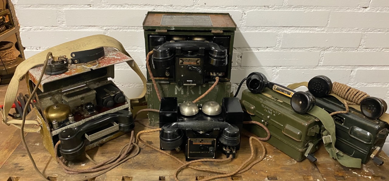 A D.Mk.V. (PT&EW, 1940), F.Mk.II. (TMC 1940), F.Mk.I. (Plessey, 1939), and a J. and L. set
